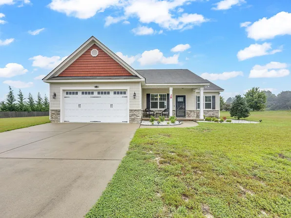 28 Fairfax Dr, Sanford, NC 27332