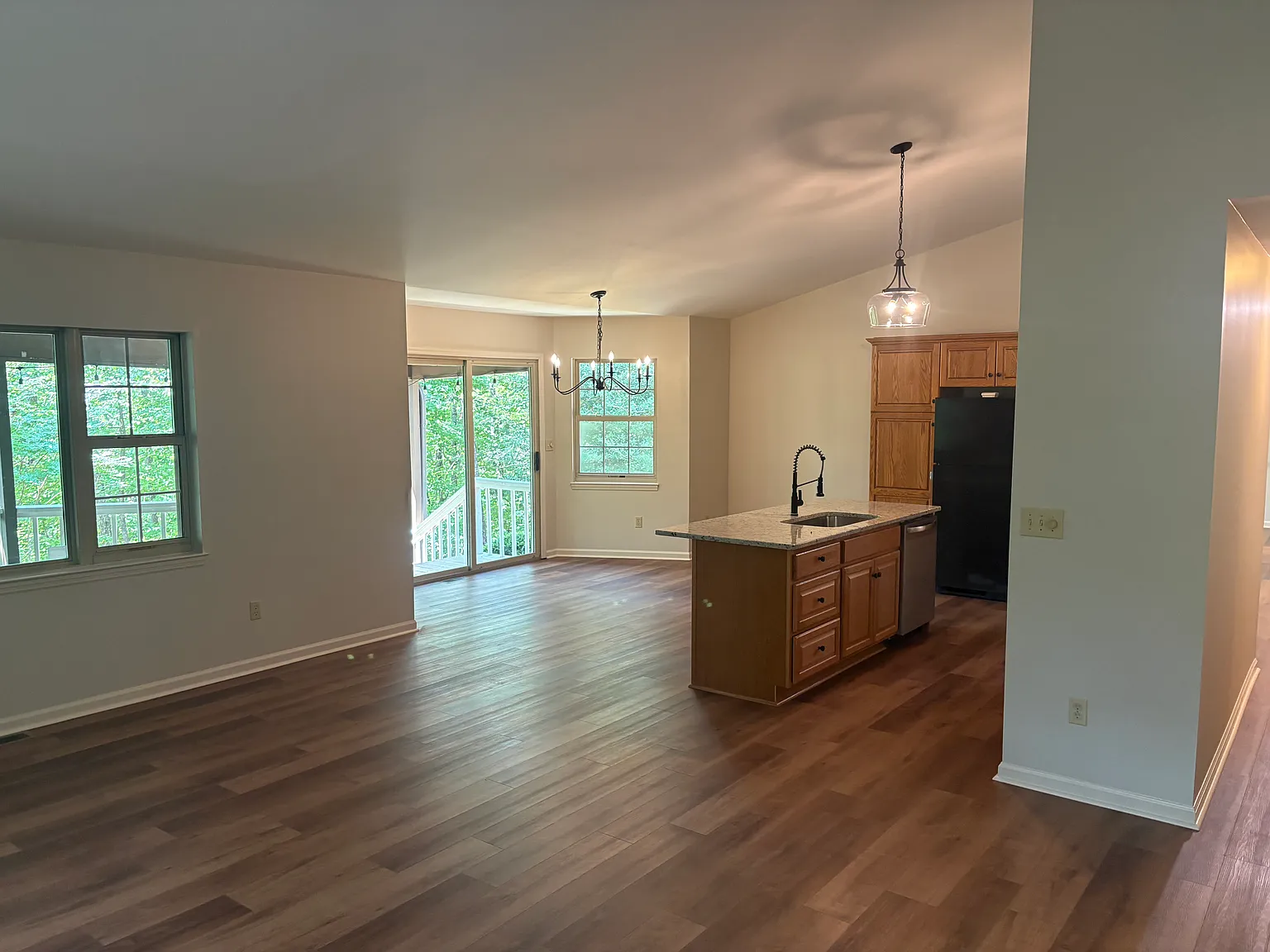 3 bed, 1500 sqft, $2,450 — Photo 4
