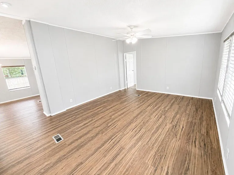 33114 McKinley Cir — Photo 4