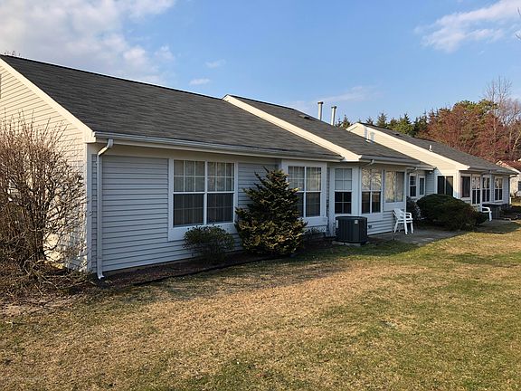 2nd image of 971B Thornbury Ln