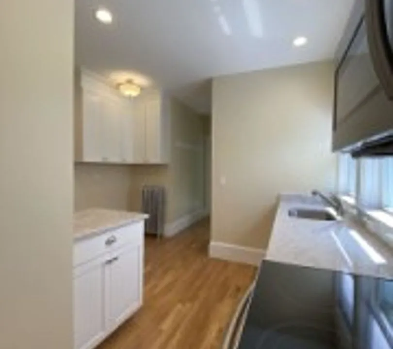 303 Tappan St #2