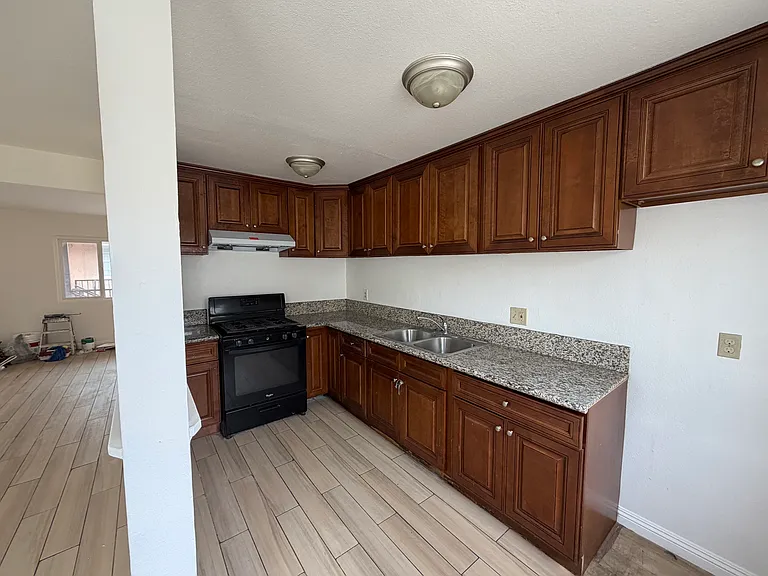 155 N Vecino Dr #159 — Photo 10