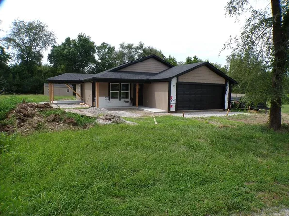 519 Spruce St, Bates City, MO 64011