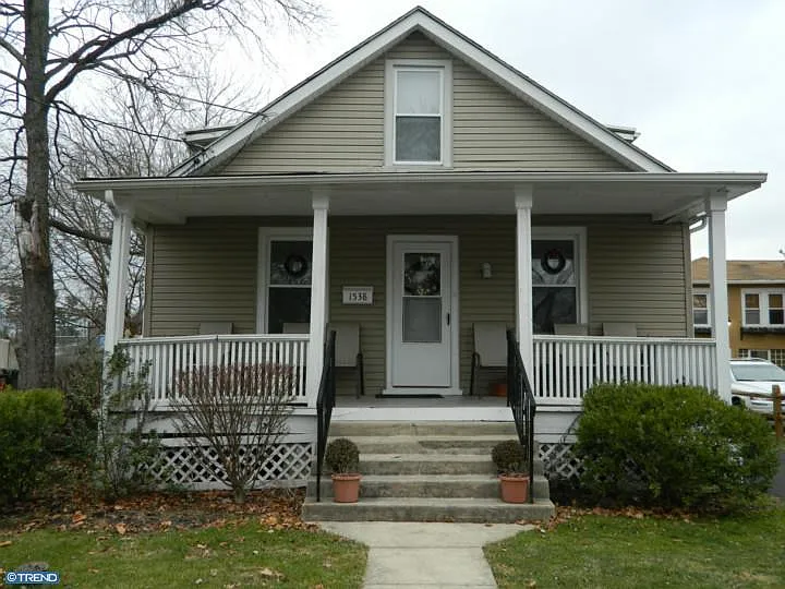 1538 Fairview Ave photo 1