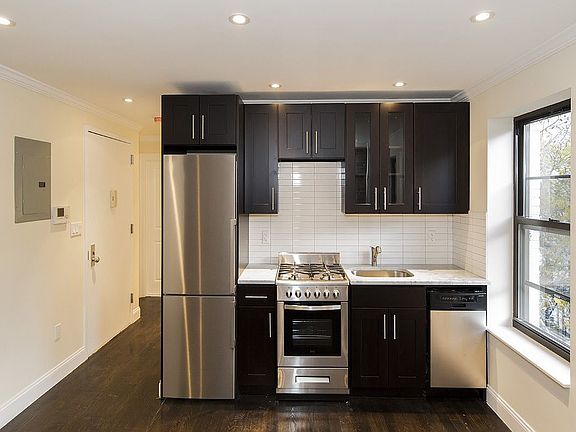 3rd image of 441 E 9th St #7