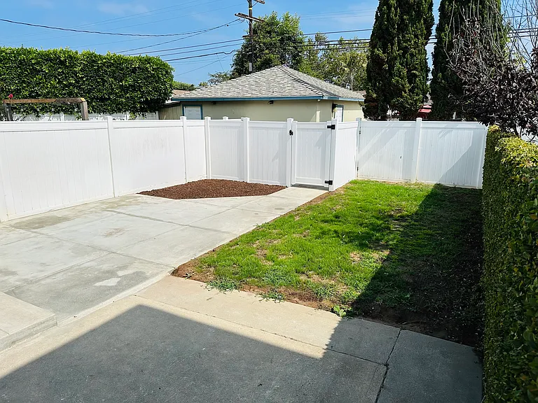 7361 W Manchester Ave — Photo 35