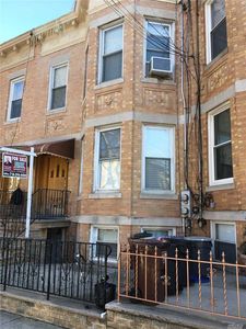 7521 62nd St, Glendale, NY, 11385