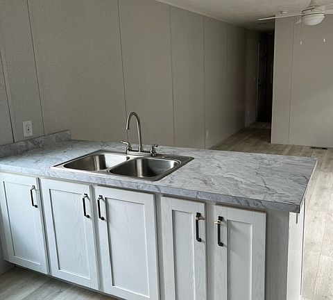 5th image of 205 Forest Dr #205