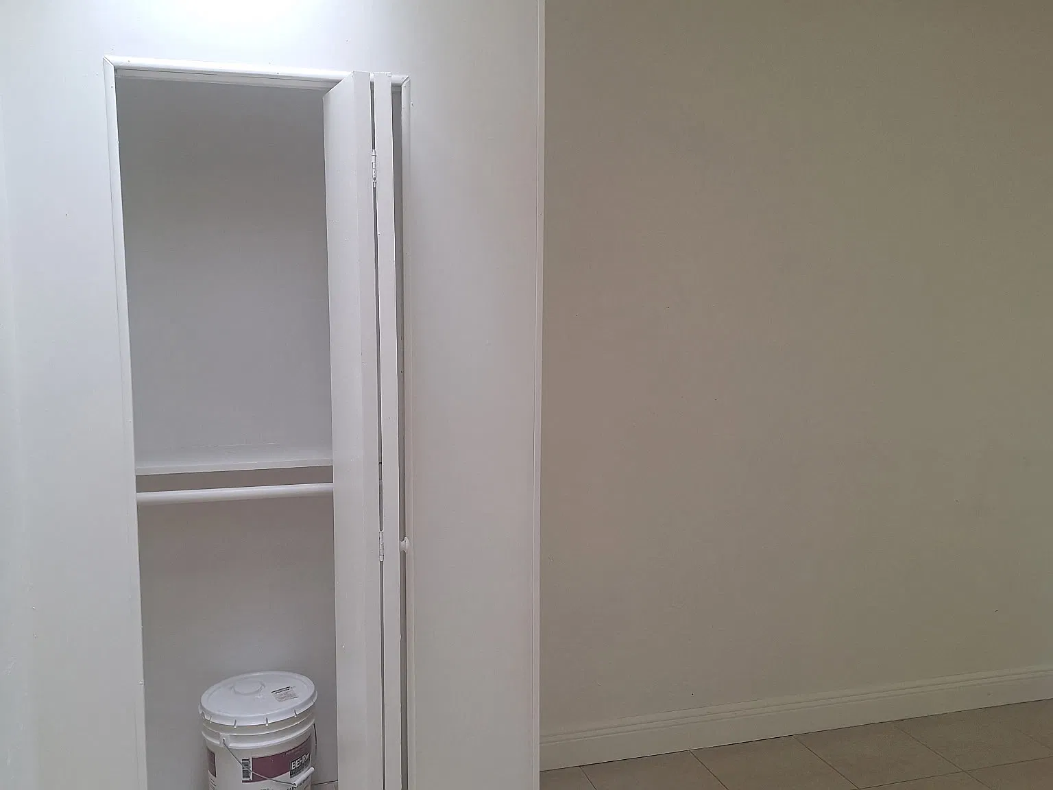 Studio, 220 sqft, $1,200 — Photo 1