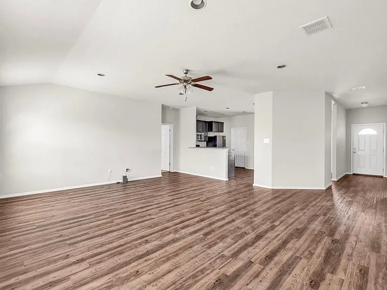 322 Franchi Way — Photo 7