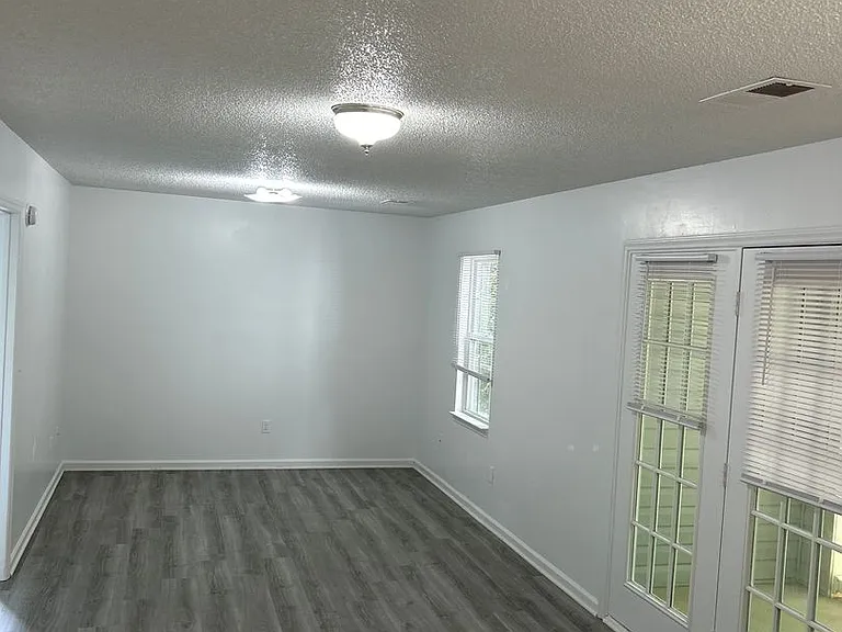 Arlington Apartments — Photo 110