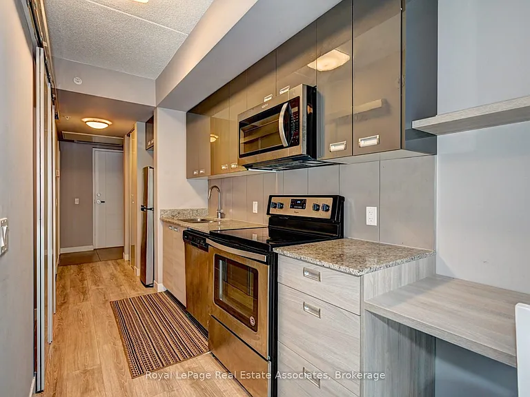 250 Albert St #319 — Photo 17