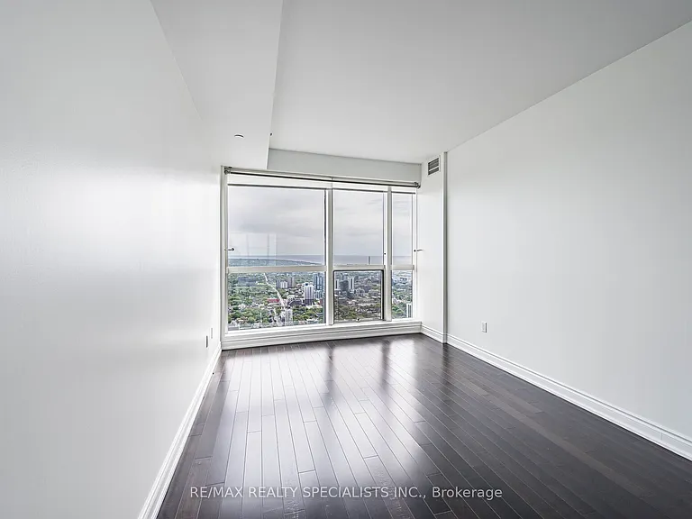 388 Yonge St #7105 — Photo 25