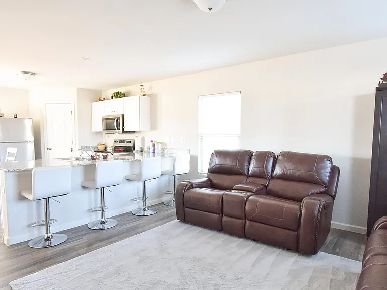 347 E Impala Ct — Photo 3