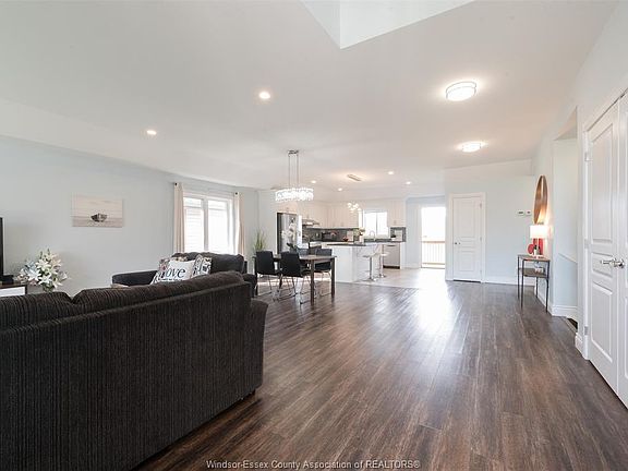 3rd image of 1798 Argus St