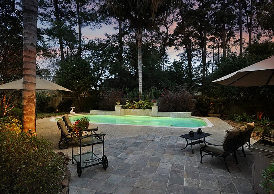 2nd image of 32 Island Green Ct