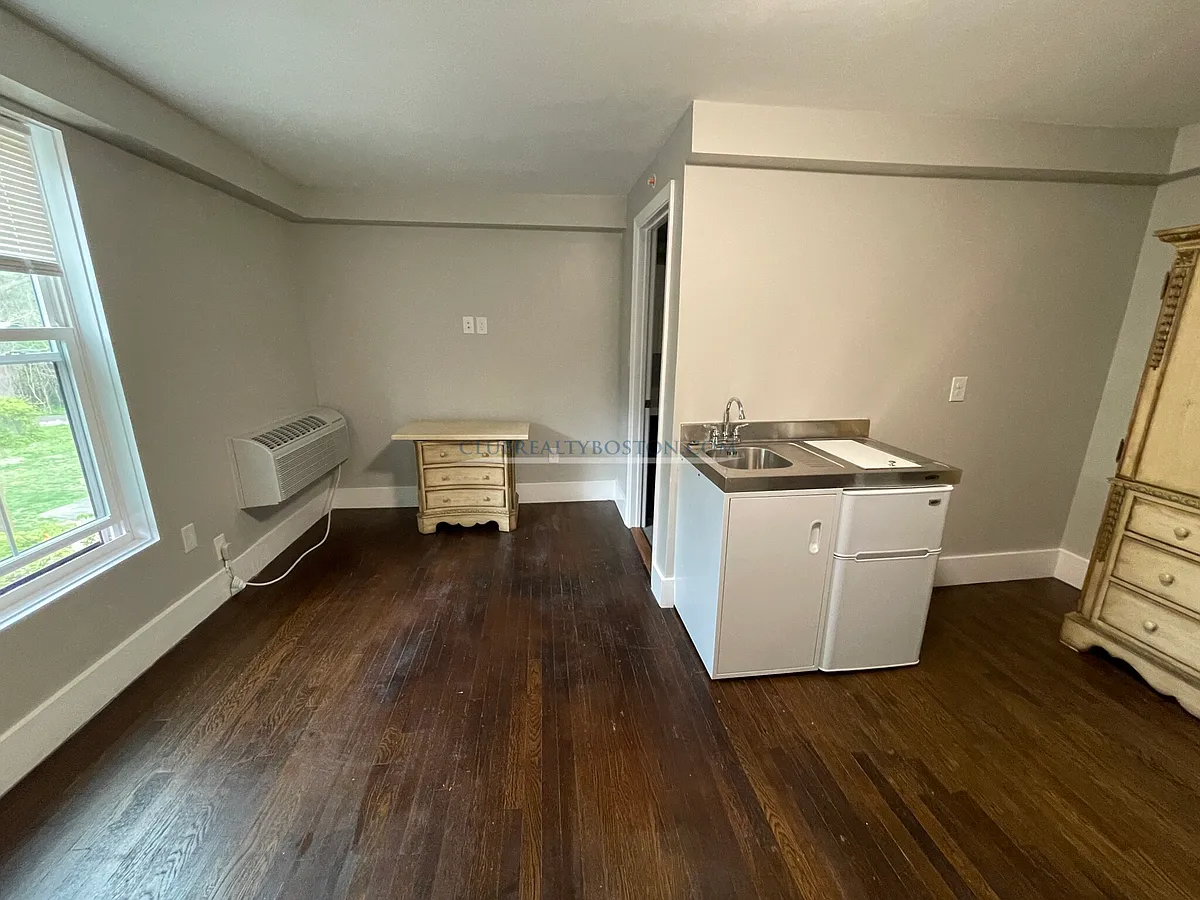Photo 2 of 10 - 67 Loker St #7 - Wayland, MA Building Photo - 67 Loker St #7