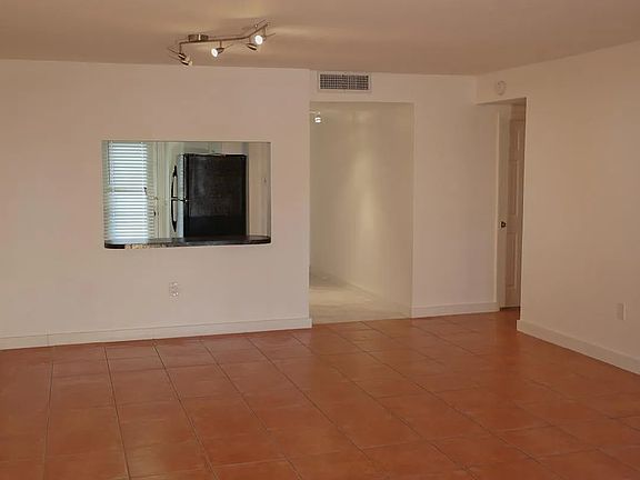 4th image of 2005 Sans Souci Blvd #304A