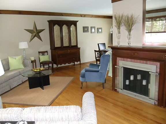 Living Room/Dining Room
