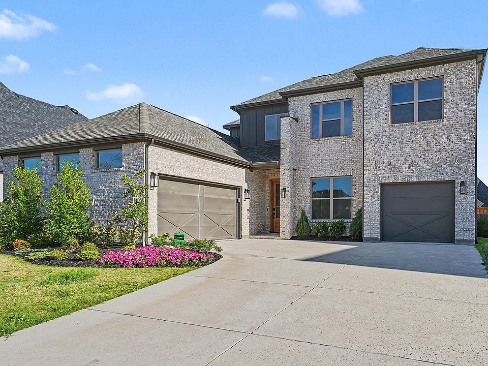 1st image of 824 Shady Oaks Dr