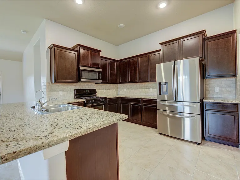 734 Mill Spring Ct — Photo 28