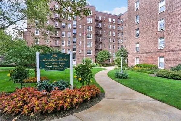 Sold by Redfin Real Estate | media 1