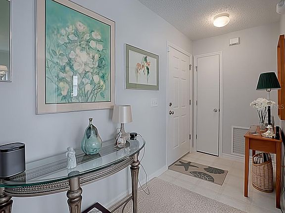 4th image of 716 Rosella Pl