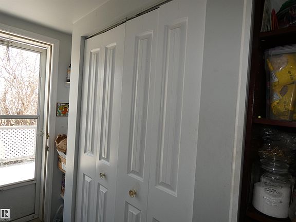 2nd image of 5015 50th St