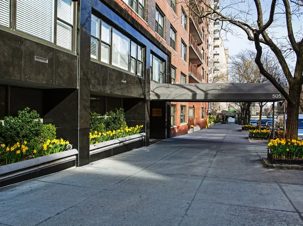 505 East 79th Street image 2 of 5