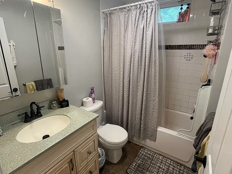 9 Carruth St #1 — Photo 4