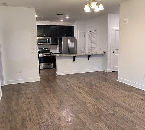 3rd image of 725-725 Stiller Ln