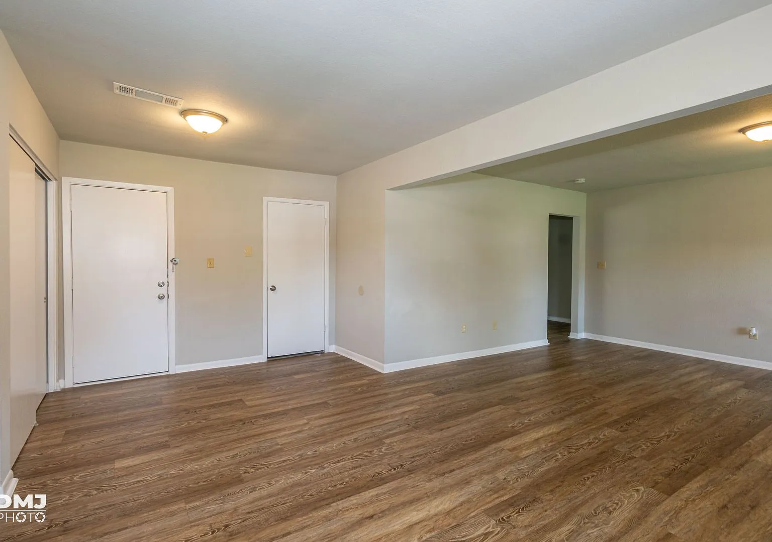Move in Ready and pricced to GO!! 3 Bed / 2 Bath in 77619! — Photo 4