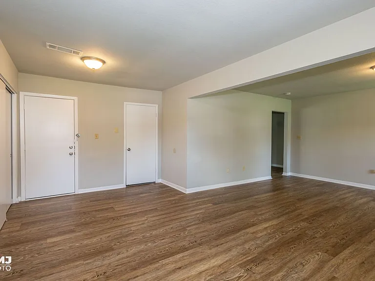 3140 Boyd Ave — Photo 4