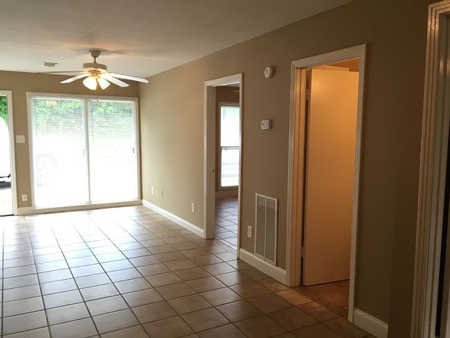 1st image of 211 Oak St APT 12