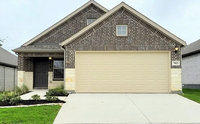 3 bed, 1571 sqft, $2,250 — Photo 2
