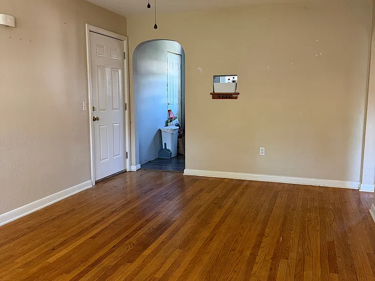 1695 Wiltshire Blvd — Photo 6