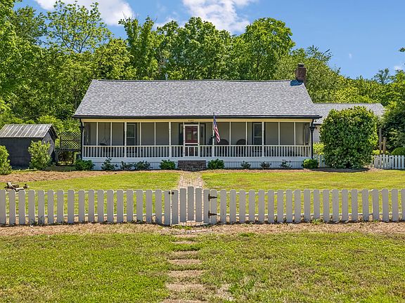 3rd image of 5467 Pinewood Rd