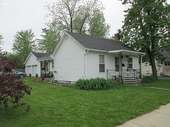 3rd image of 322 E Corunna Ave