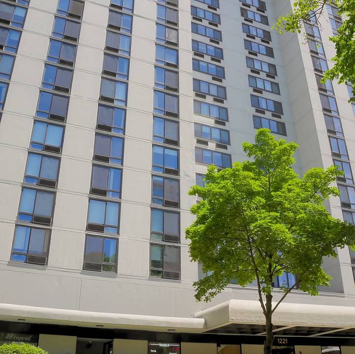 1st image of 1221 N Dearborn Pkwy #411S