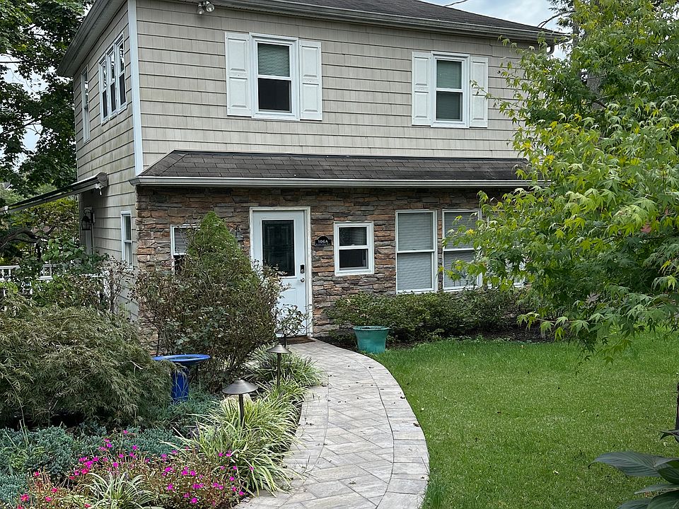 front entrance, front yard shared