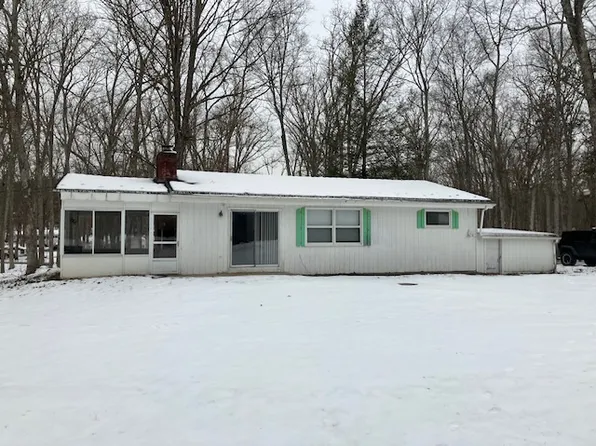 5106 Range Dr, East Stroudsburg, PA 18302