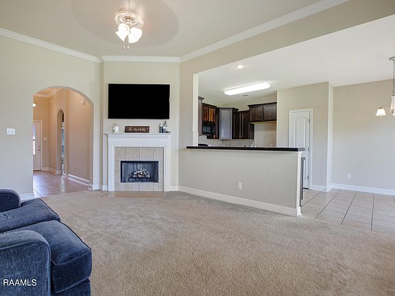 3rd image of 206 Golden Harvest Ln