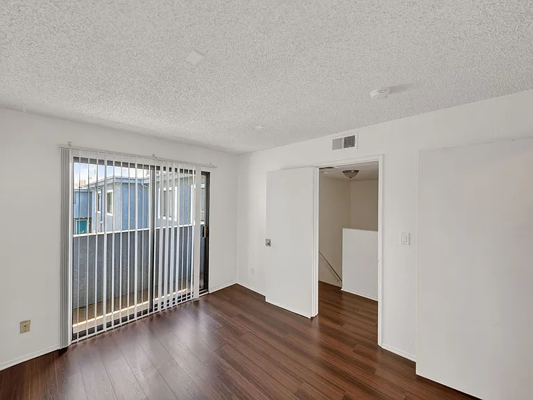 11312 Morrison St #11 — Photo 7