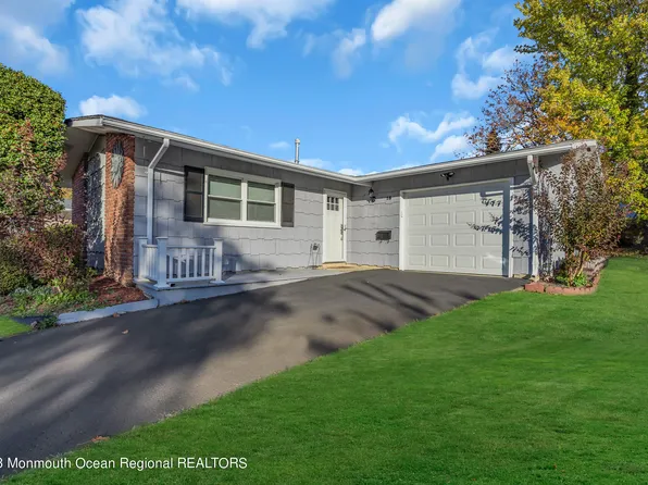 18 Poe Road, Brick, NJ 08724