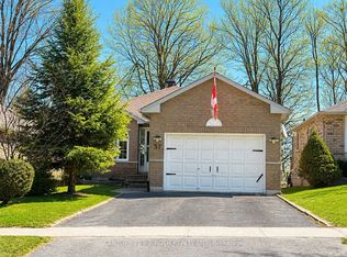 37 Nicholson Dr, Barrie, ON L4N 8L7