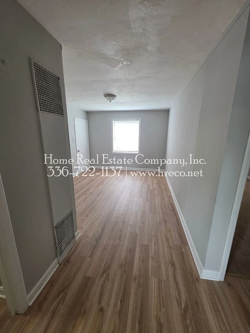 Fayetteville Village Apartments | 1340 Gray Avenue Apt B — Photo 4