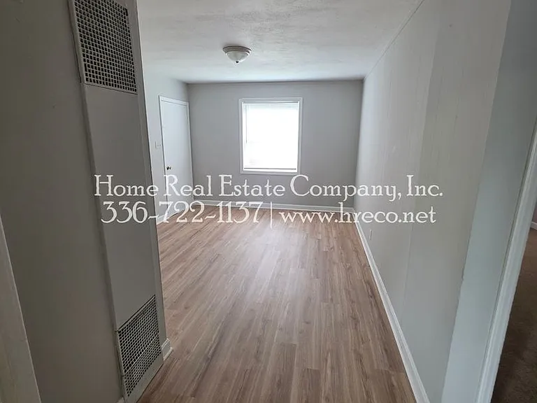 1340 Gray Ave #B — Photo 4