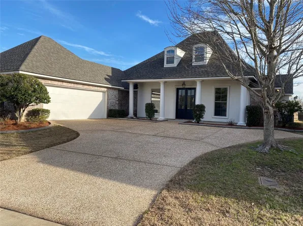 220 Macey Ln, Bossier City, LA 71111