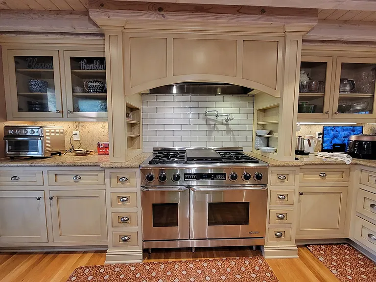 360 Aster St — Photo 6