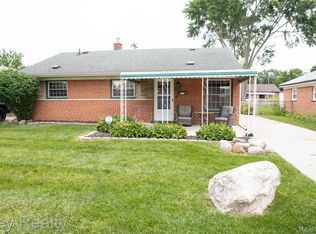 9313 Syracuse St, Taylor, MI 48180